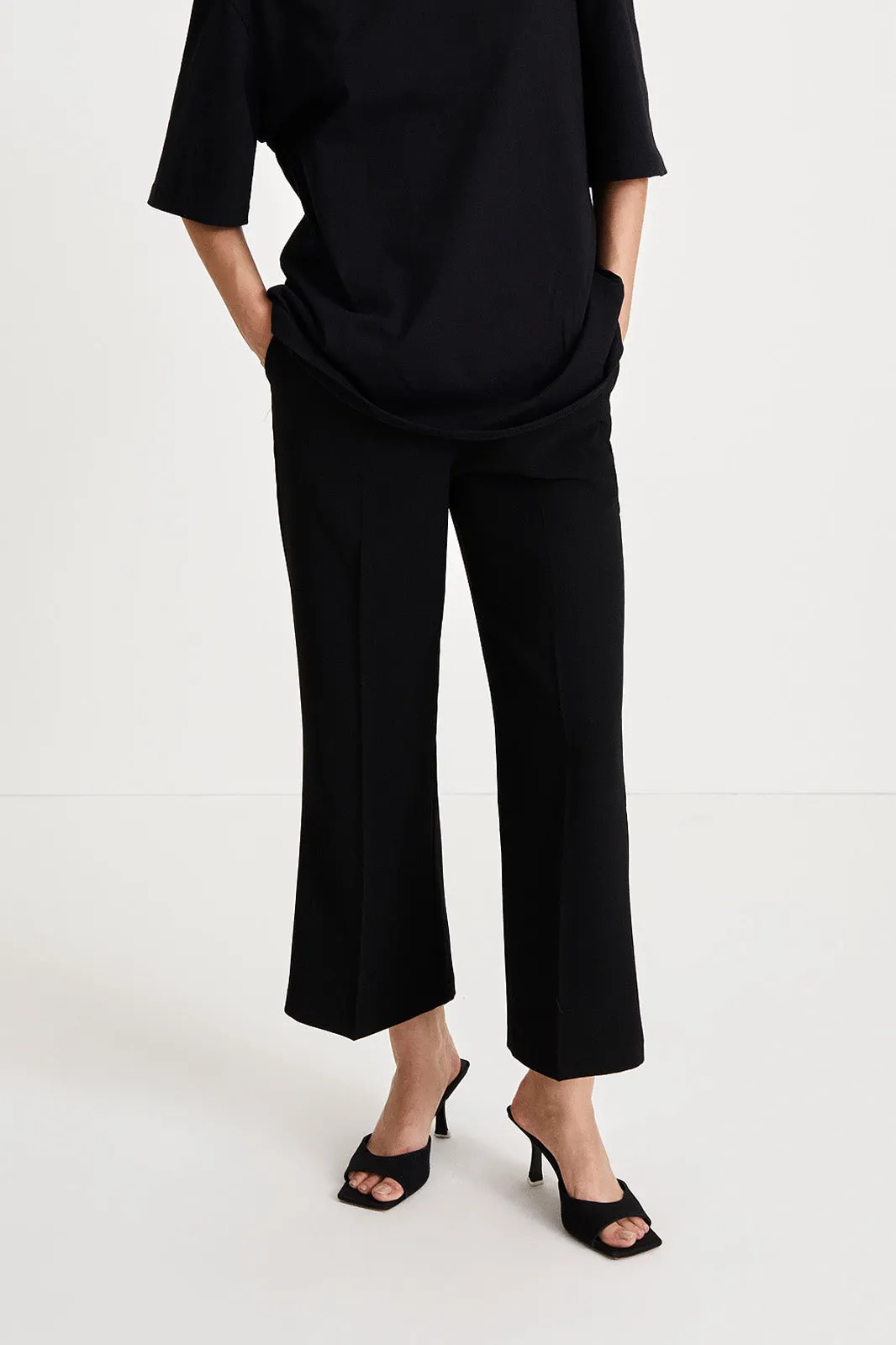 BONITA TROUSERS CROPPED - BLACK