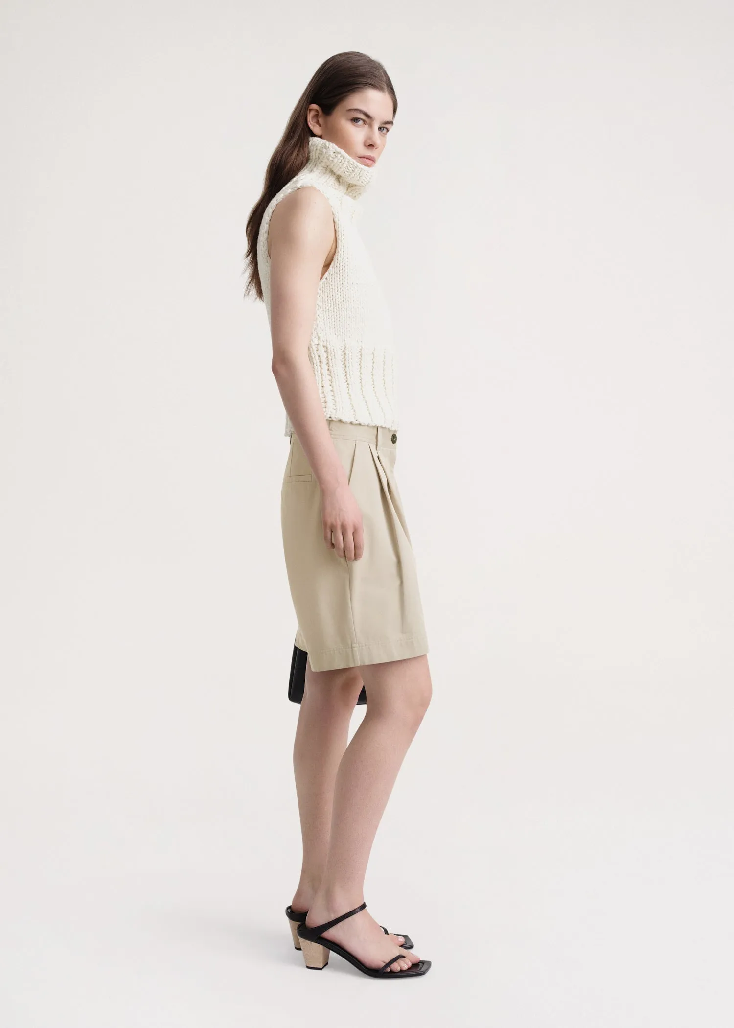 Pleated cotton-twill shorts overcast beige