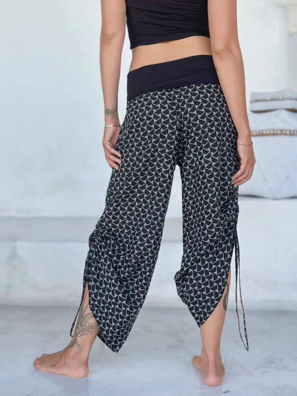 Zig Zag Print Ruched Pant